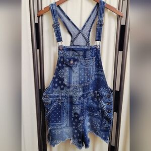 No Boundaries Y2K Blue Denim Bandana Print Overalls Shorts | Size Large